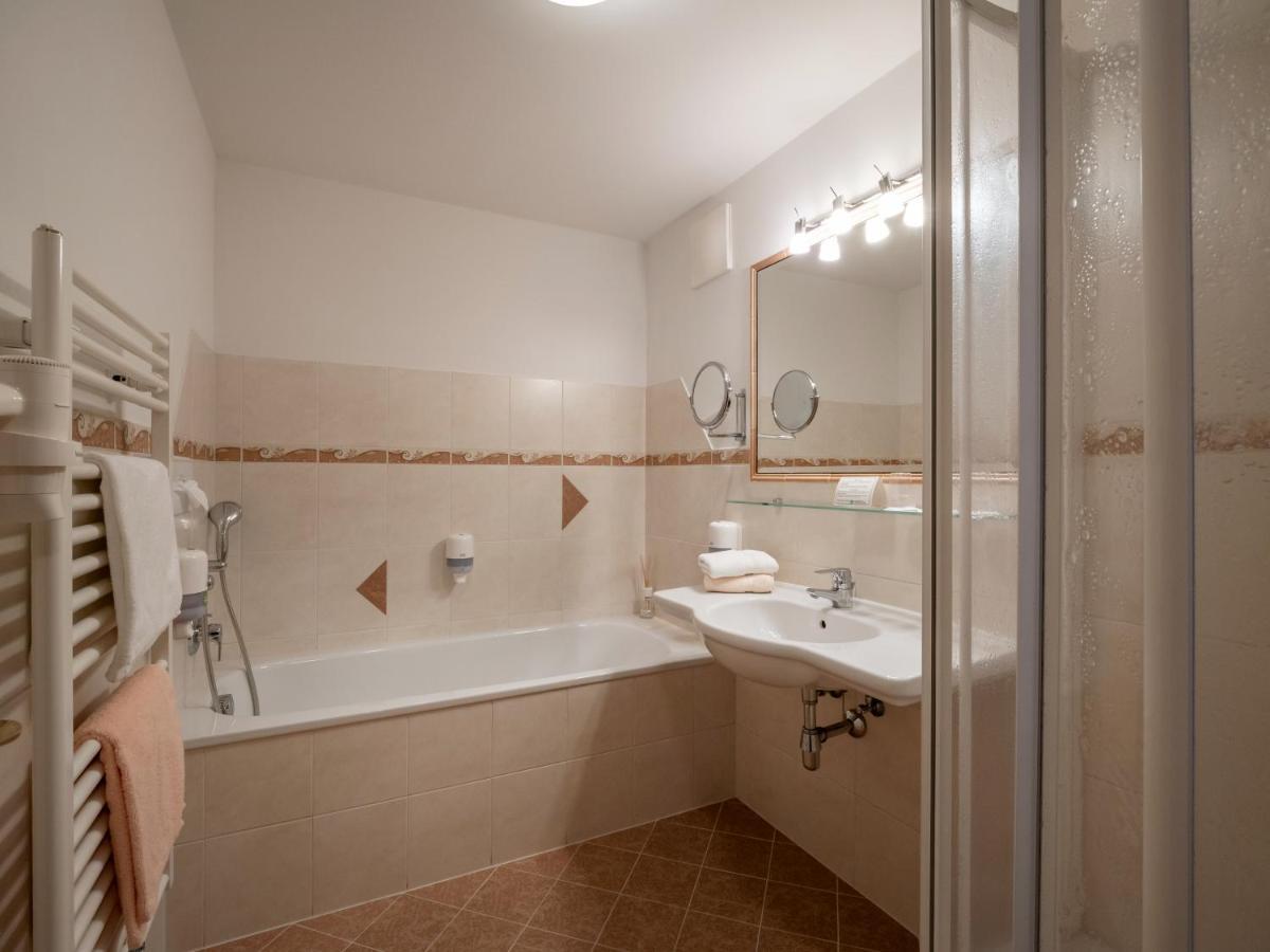 Andrea Hotel
