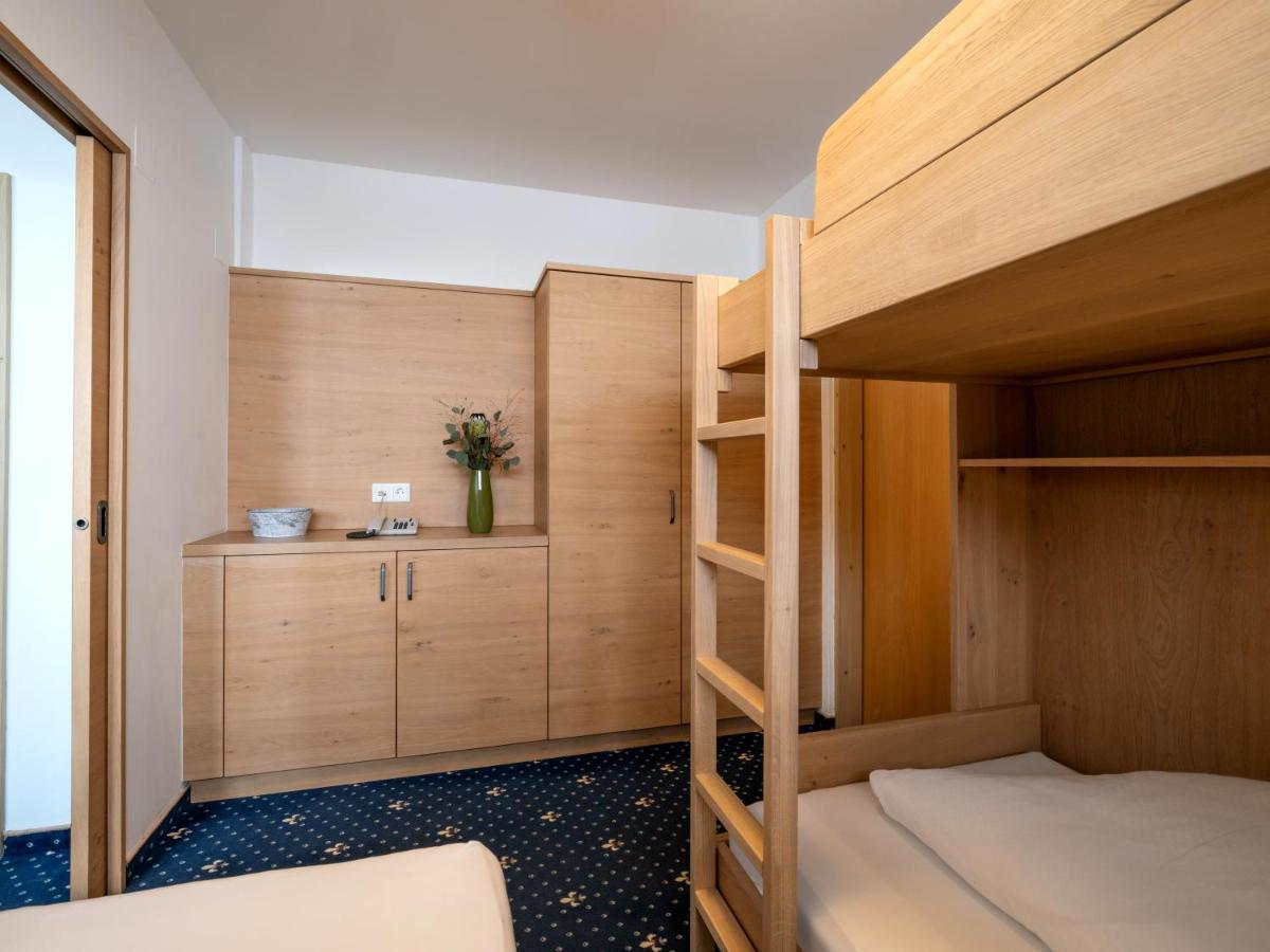 Andrea Hotel